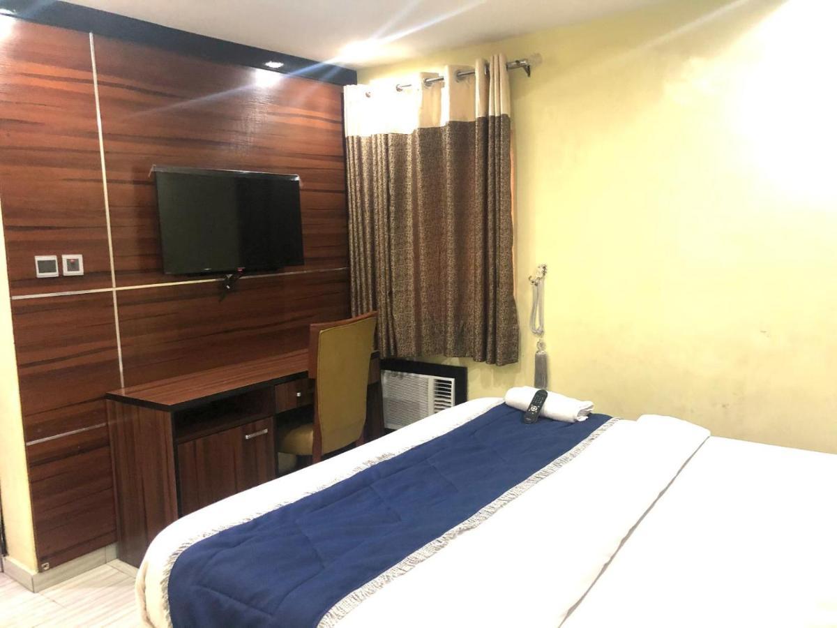 Six Diamond Hotel Ikeja Luaran gambar